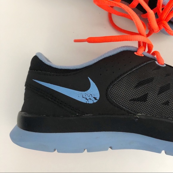 Nike Women's Shoes - Picture 12 of 12